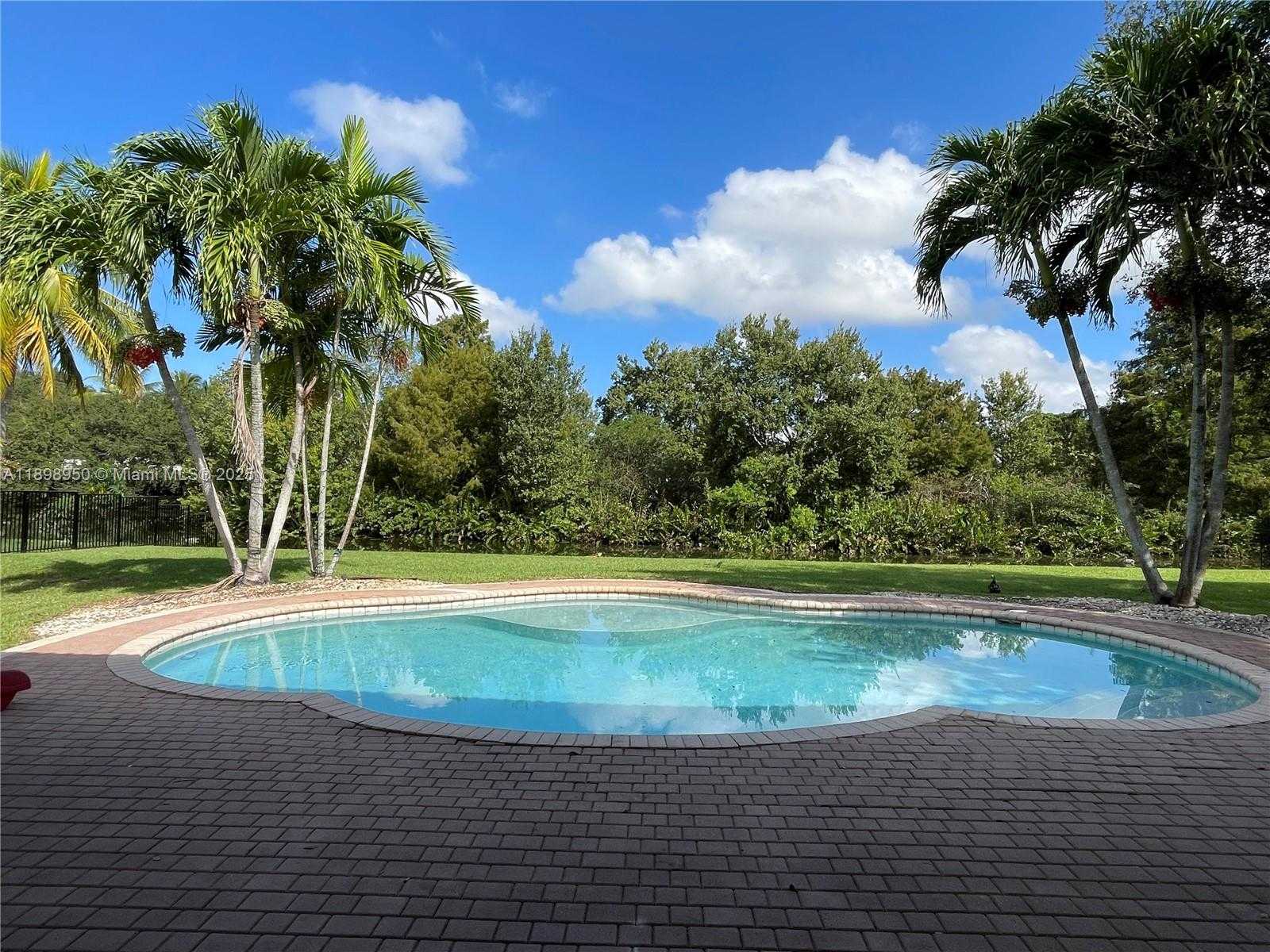 Small Image of 15001 SOUTH WEST 33RD ST, Davie Number 17