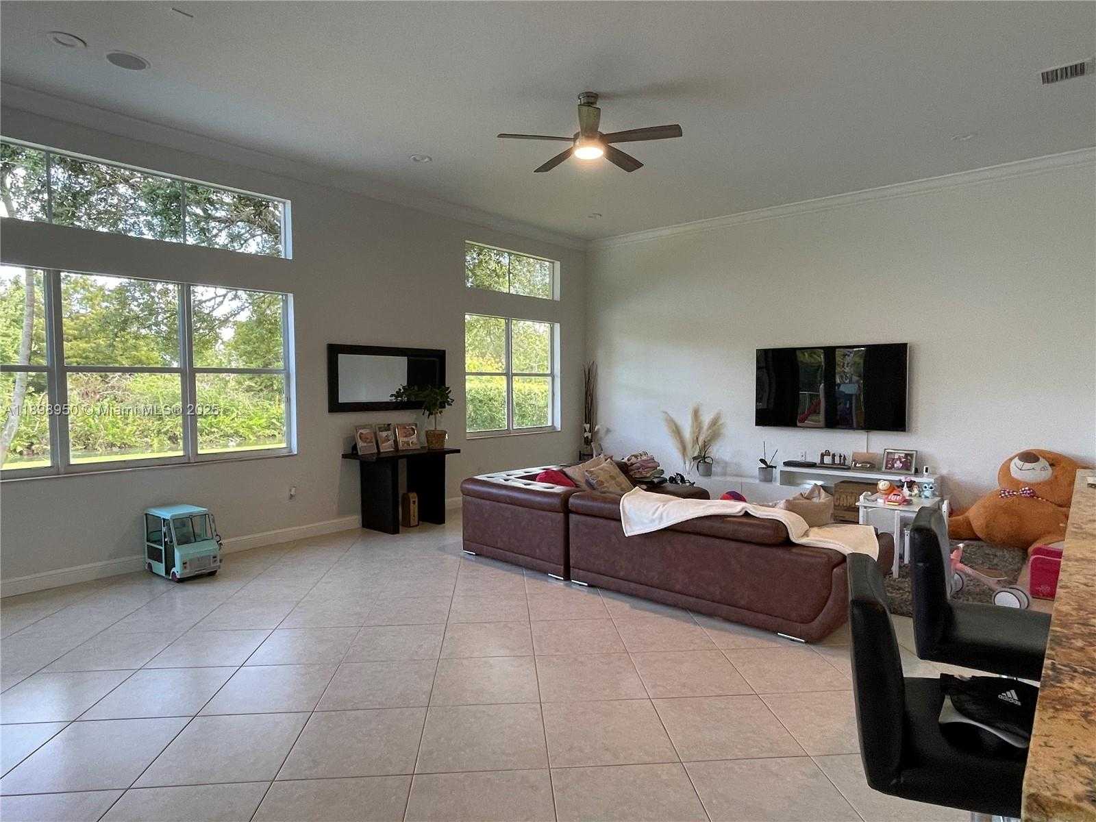 Small Image of 15001 SOUTH WEST 33RD ST, Davie Number 8