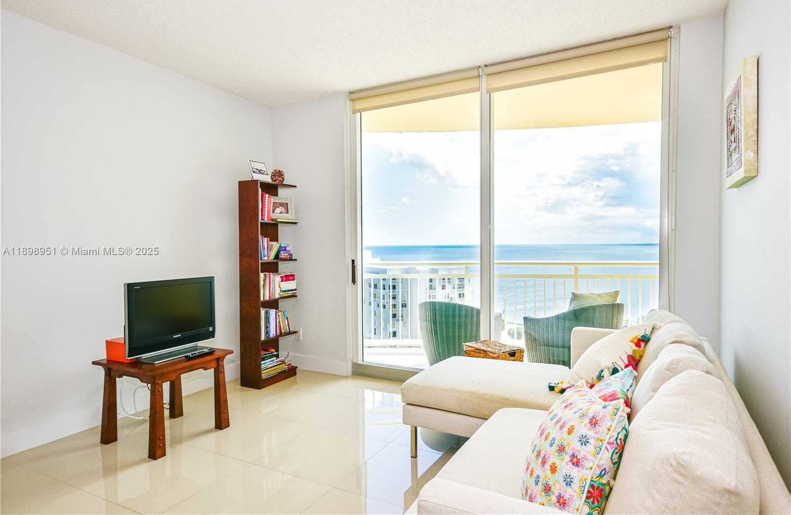Small Image of 2475 BRICKELL AVE #1608, Miami Number 18