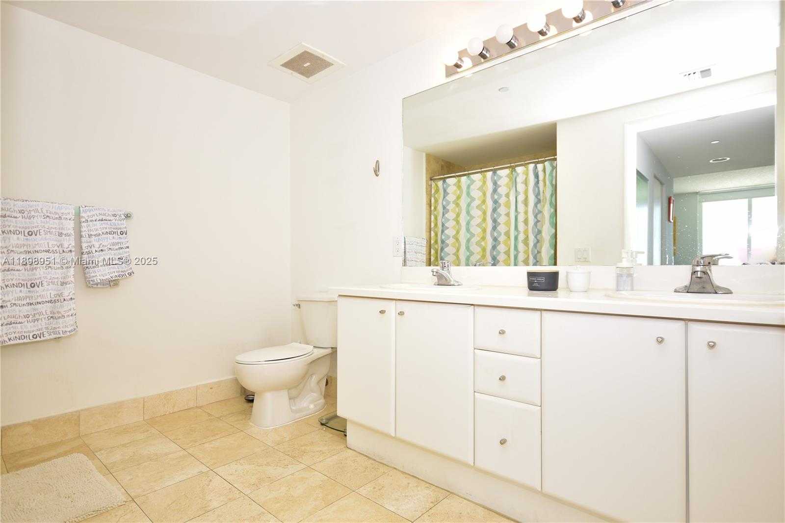 Small Image of 2475 BRICKELL AVE #1608, Miami Number 30