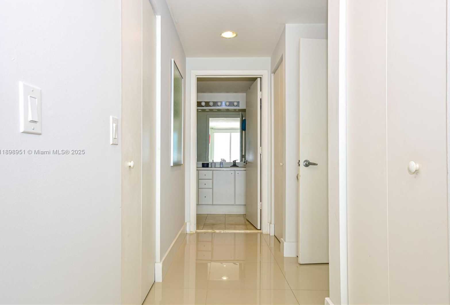Small Image of 2475 BRICKELL AVE #1608, Miami Number 32