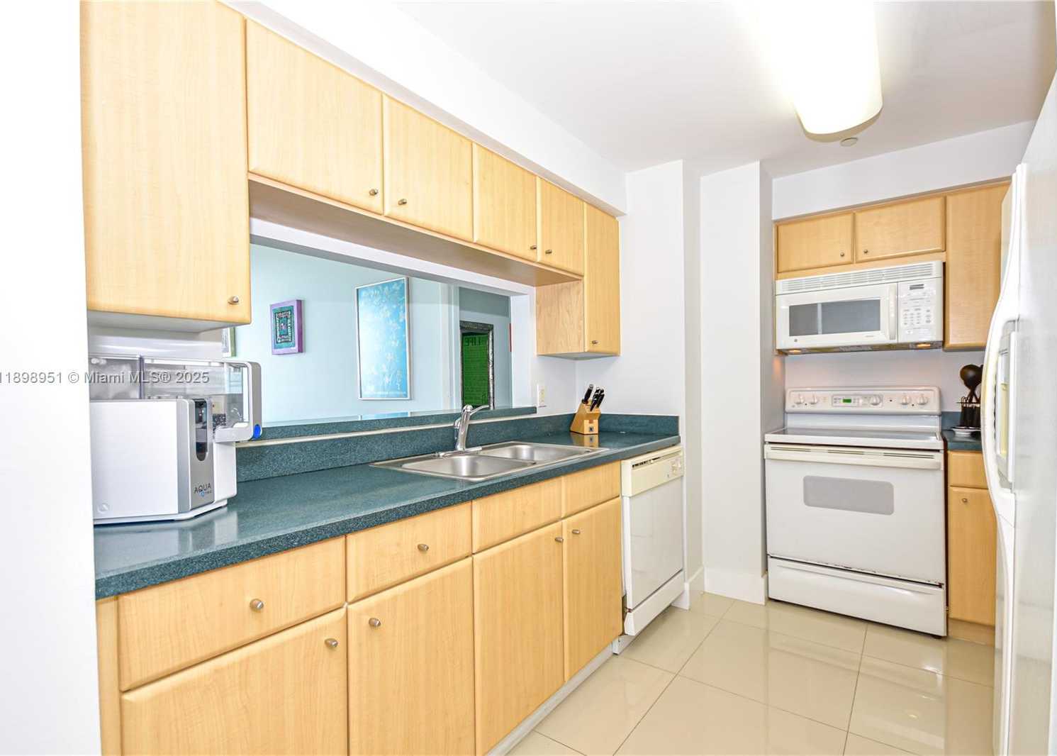 Small Image of 2475 BRICKELL AVE #1608, Miami Number 37