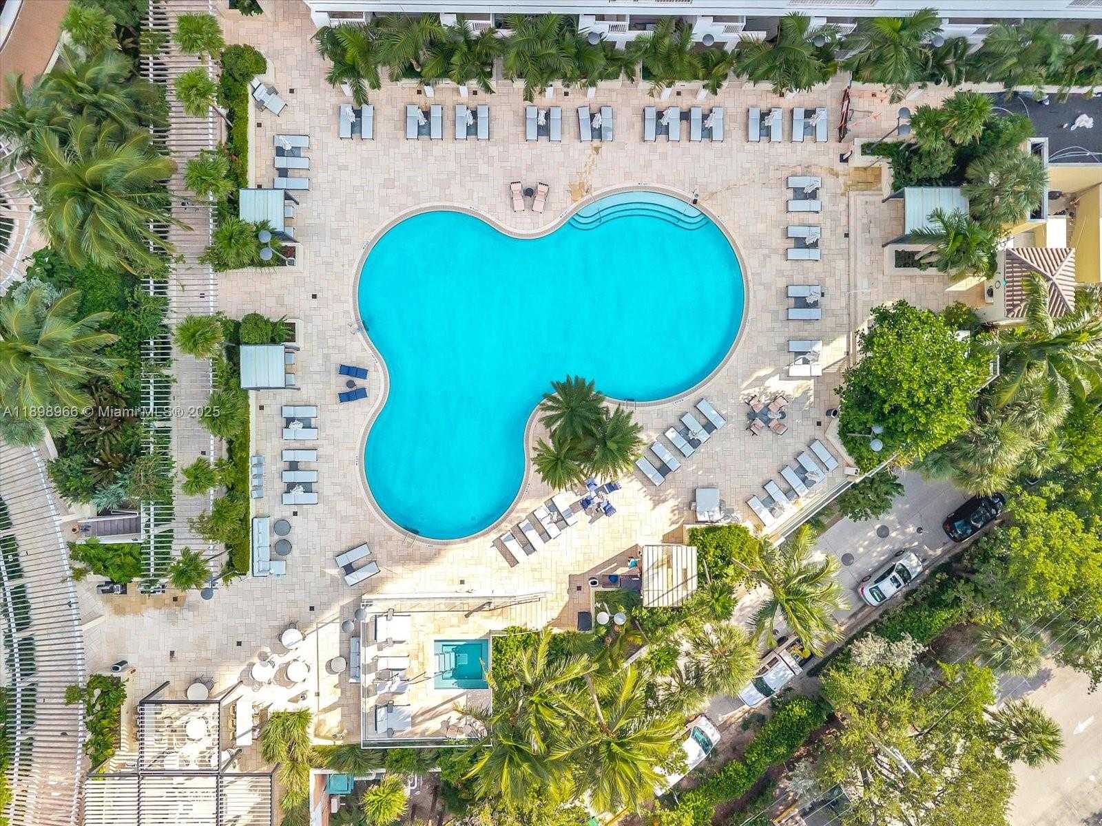 Small Image of 400 SOUTH POINTE DRIVE #1708, Miami Beach Number 20