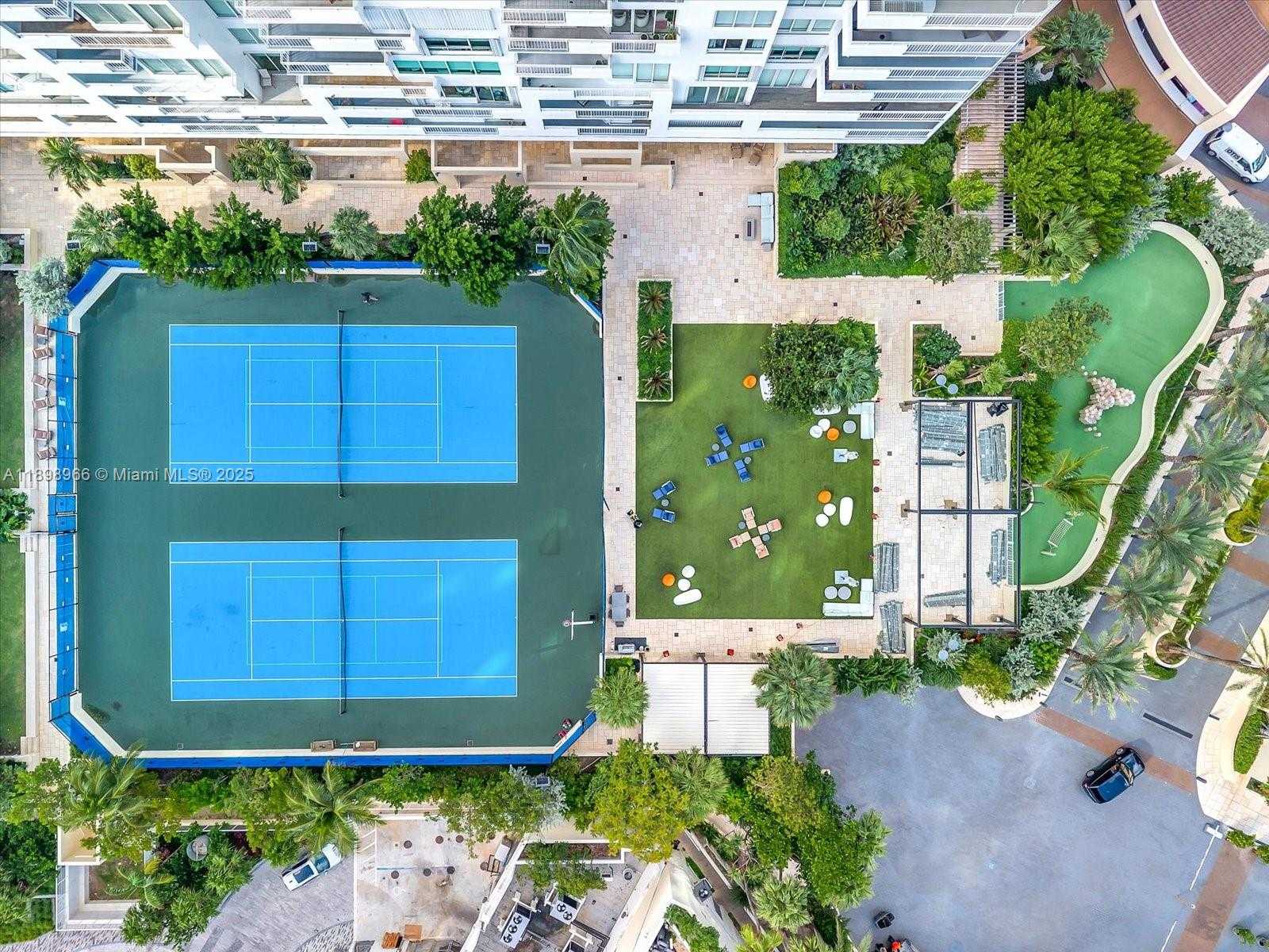 Small Image of 400 SOUTH POINTE DRIVE #1708, Miami Beach Number 21