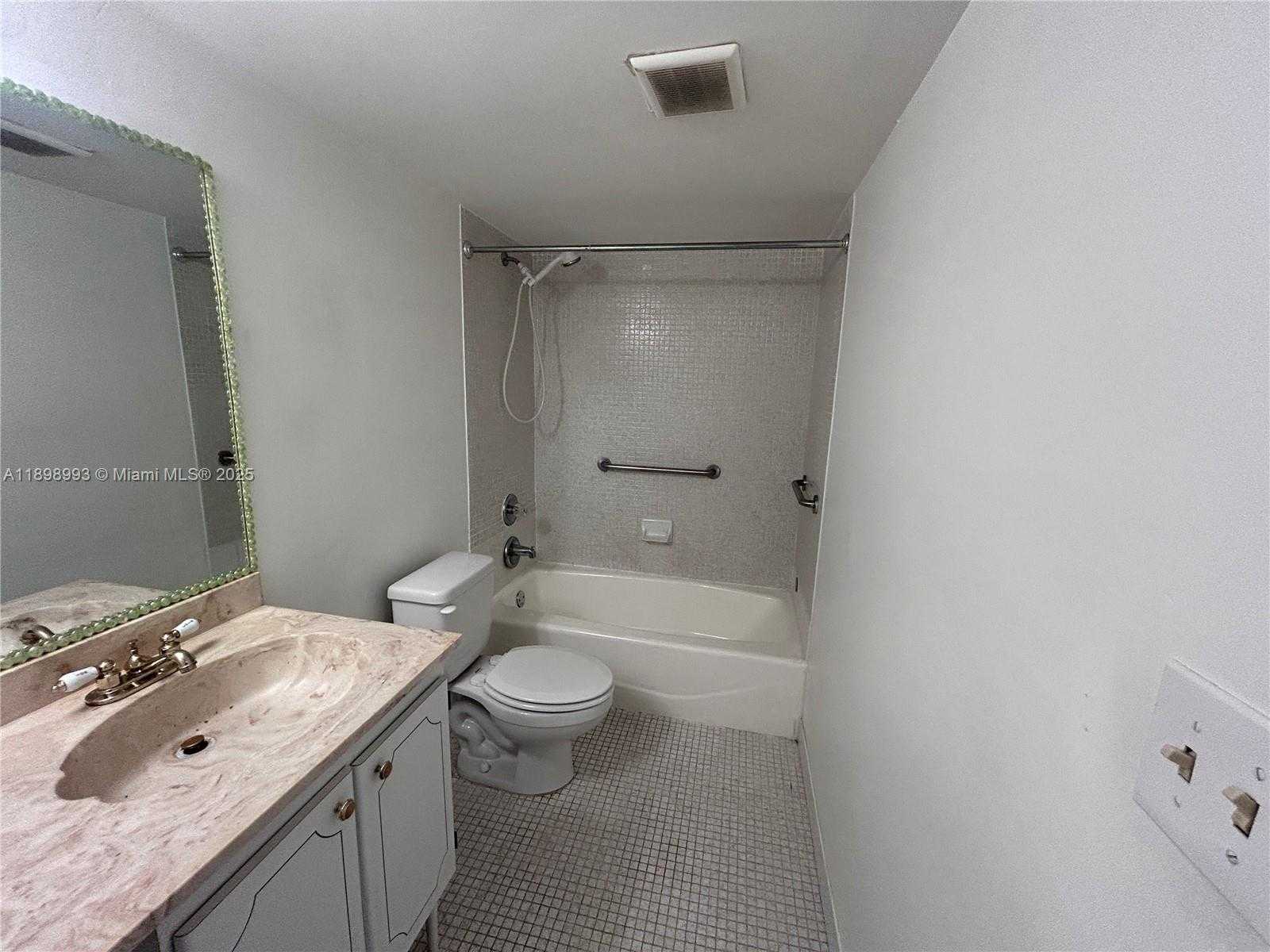 Small Image of 14501 NORTH KENDALL DR #408H, Miami Number 13