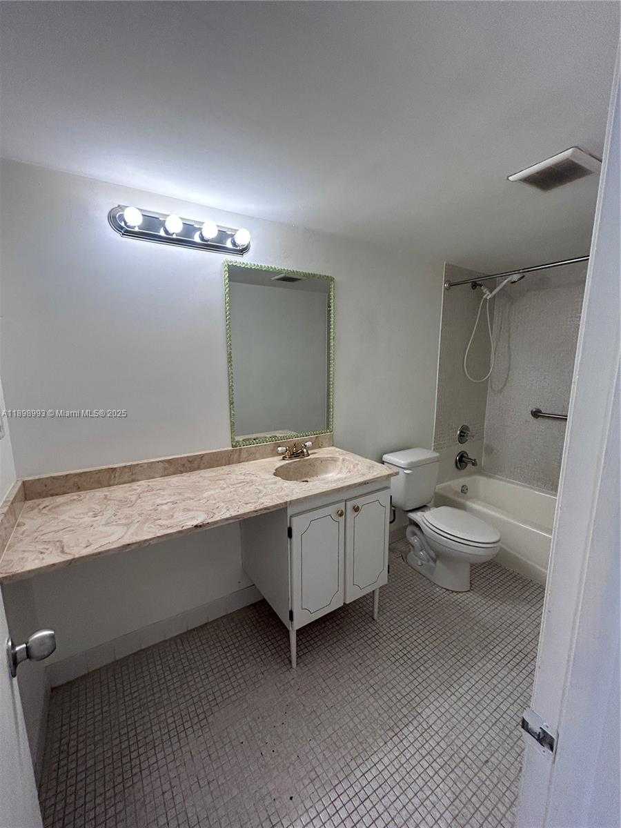 Small Image of 14501 NORTH KENDALL DR #408H, Miami Number 16