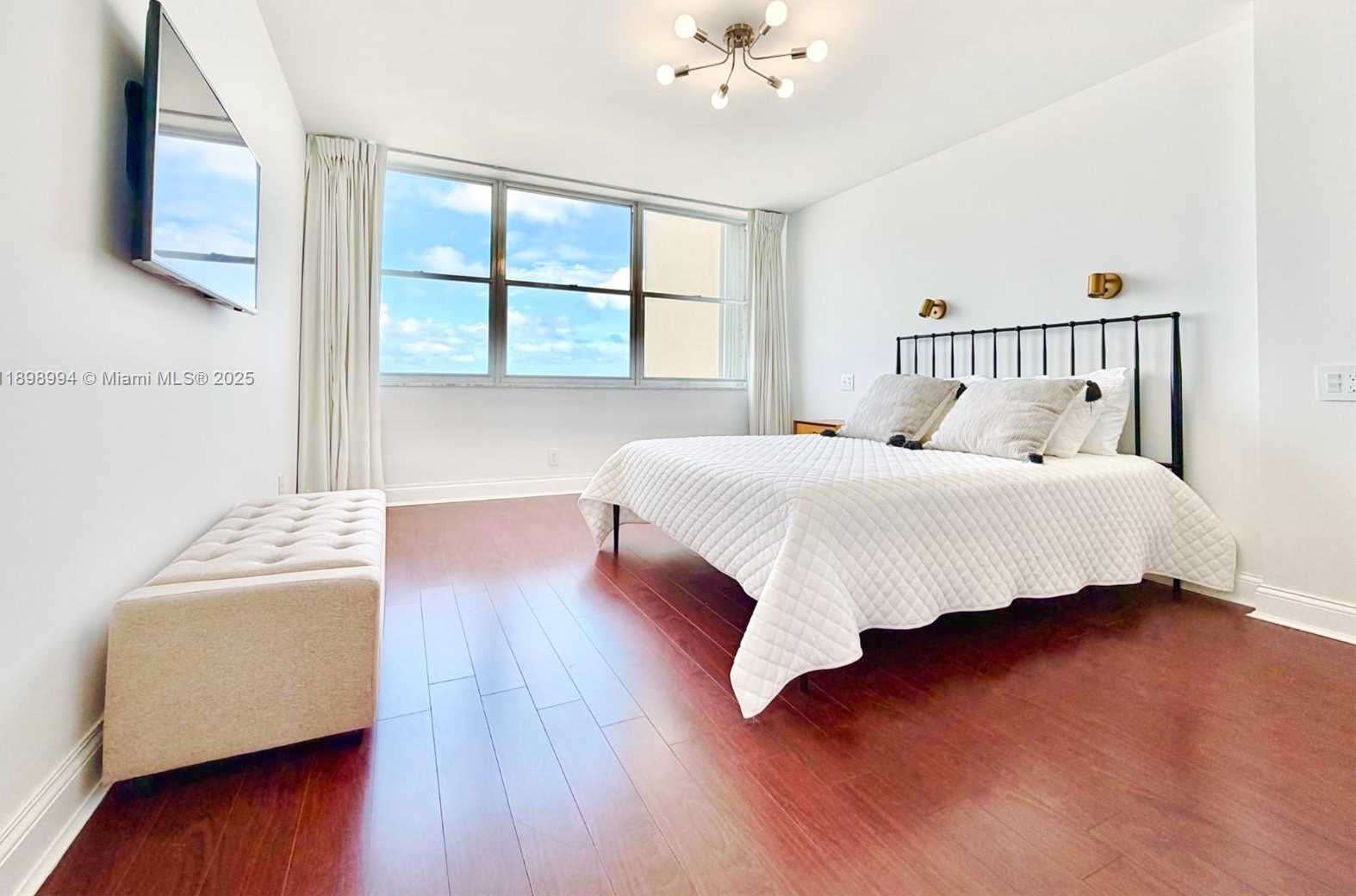 Imagen de Pequeño Objeto