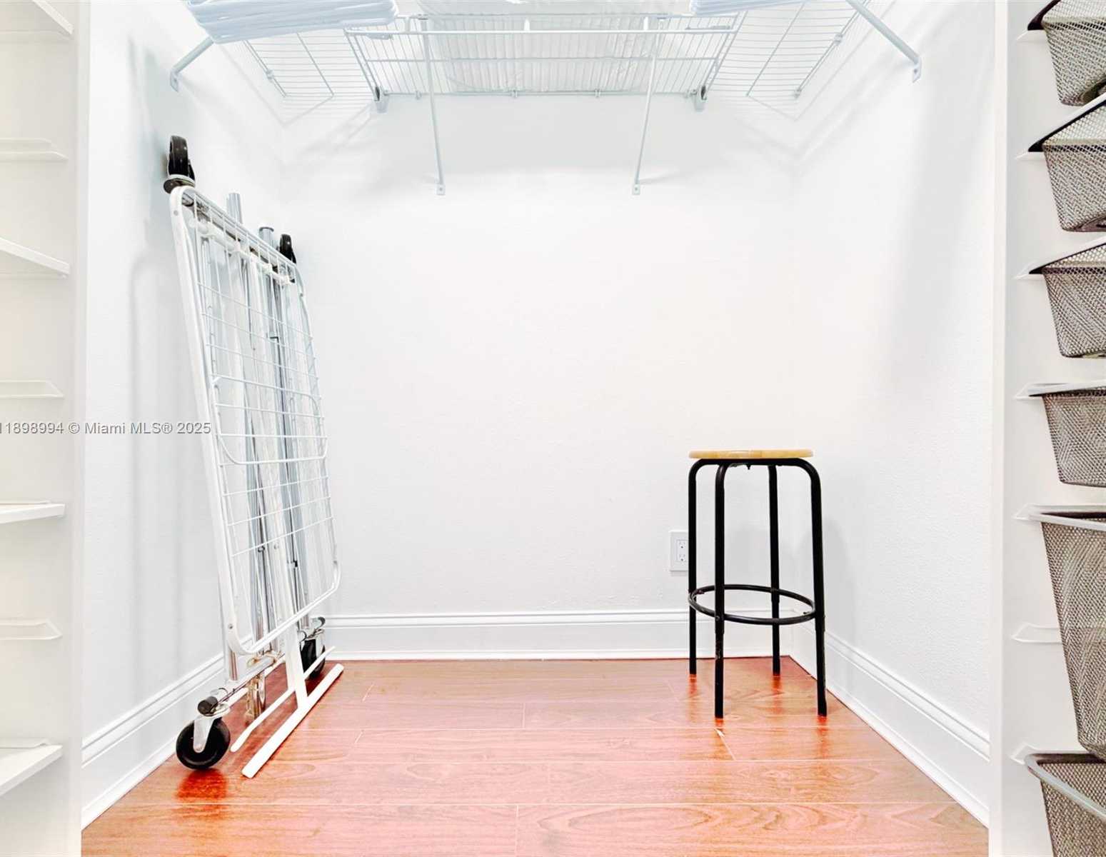 Imagen de Pequeño Objeto