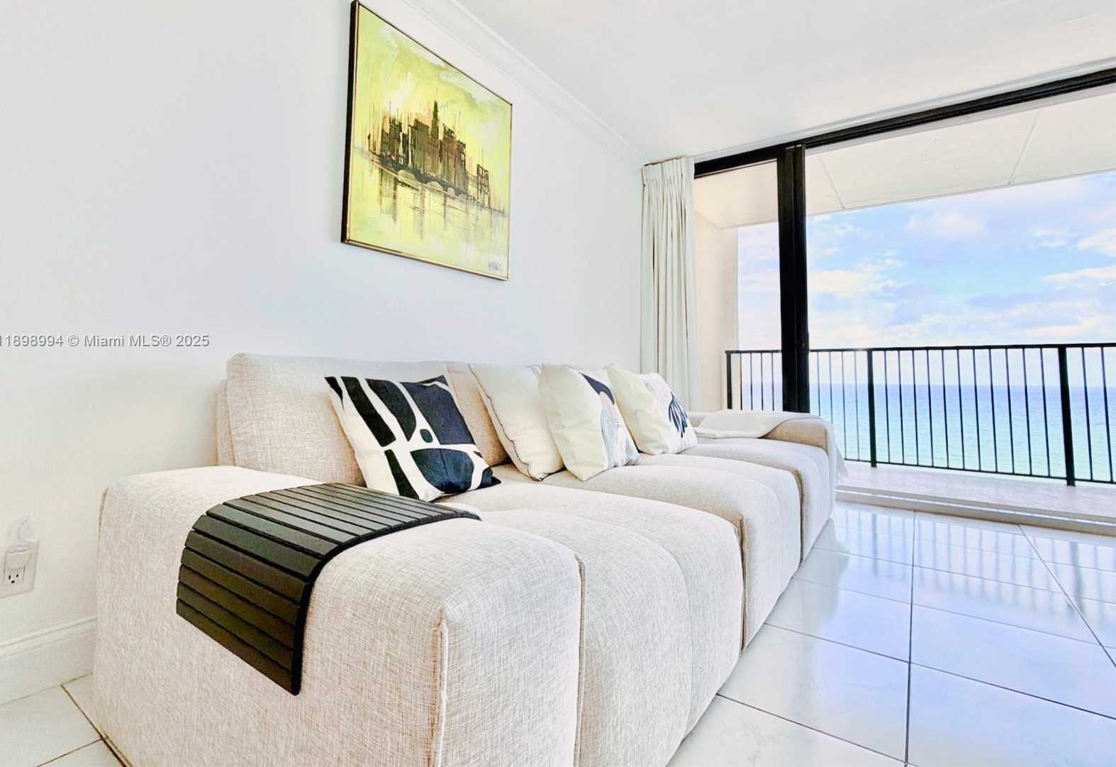 Imagen de Pequeño Objeto