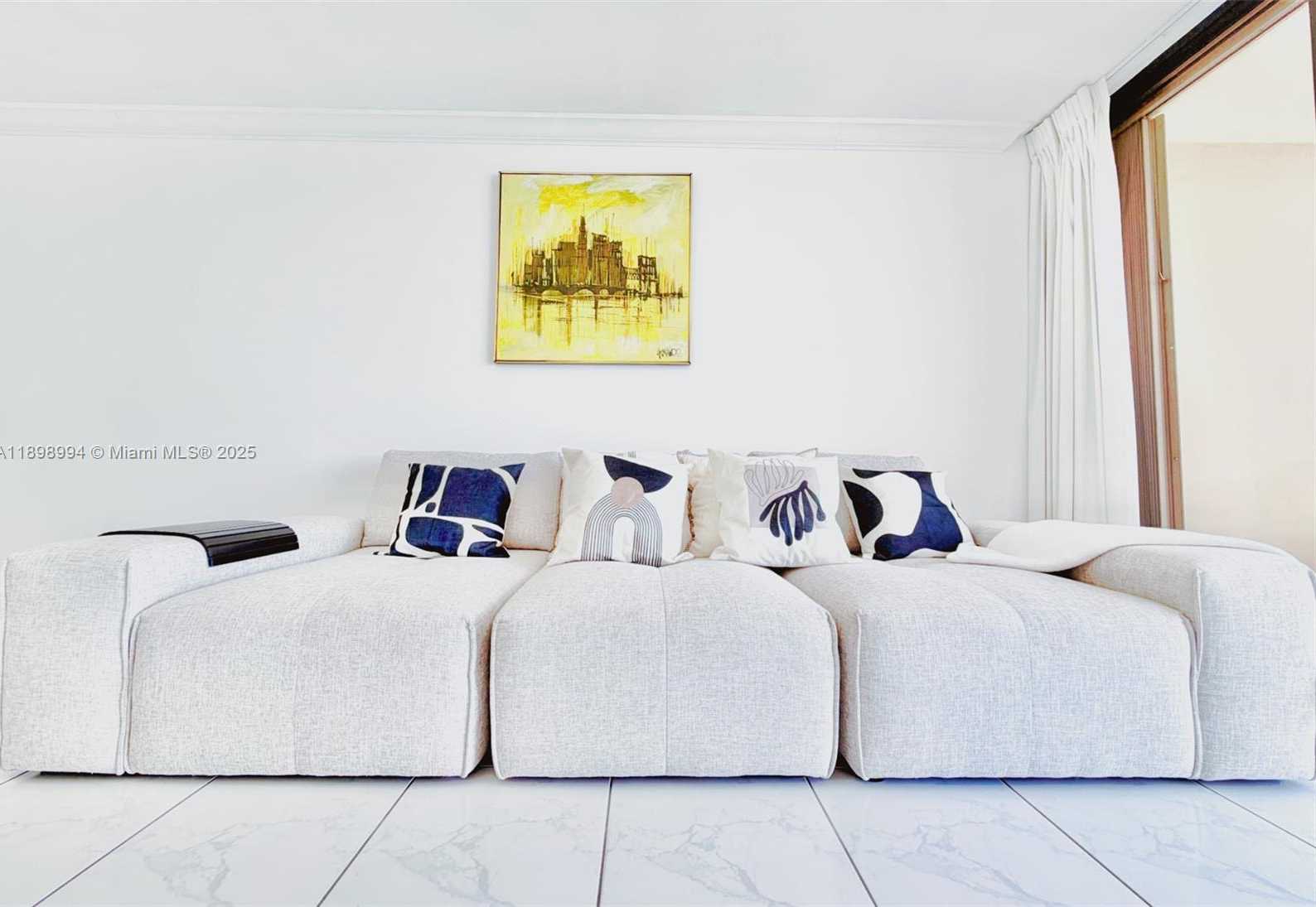 Imagen de Pequeño Objeto