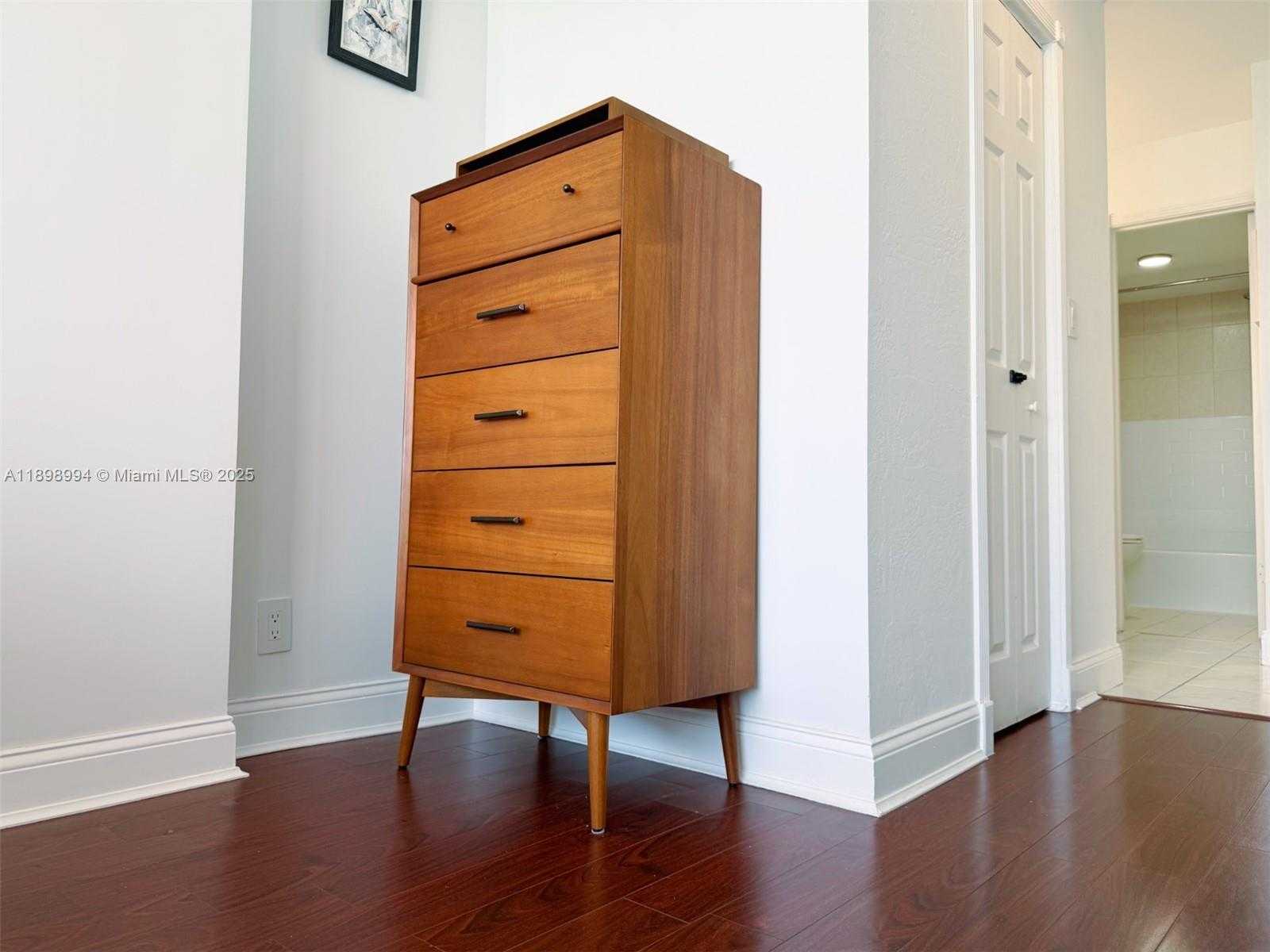 Imagen de Pequeño Objeto