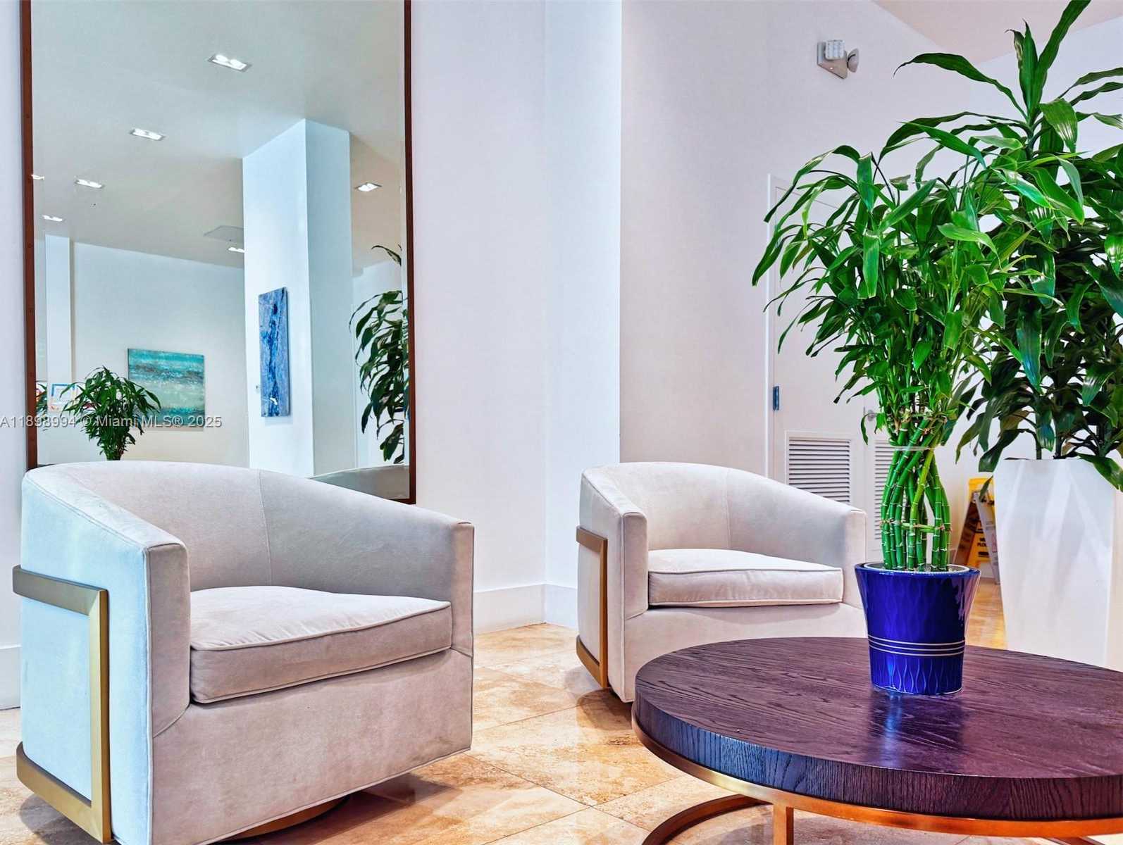 Imagen de Pequeño Objeto