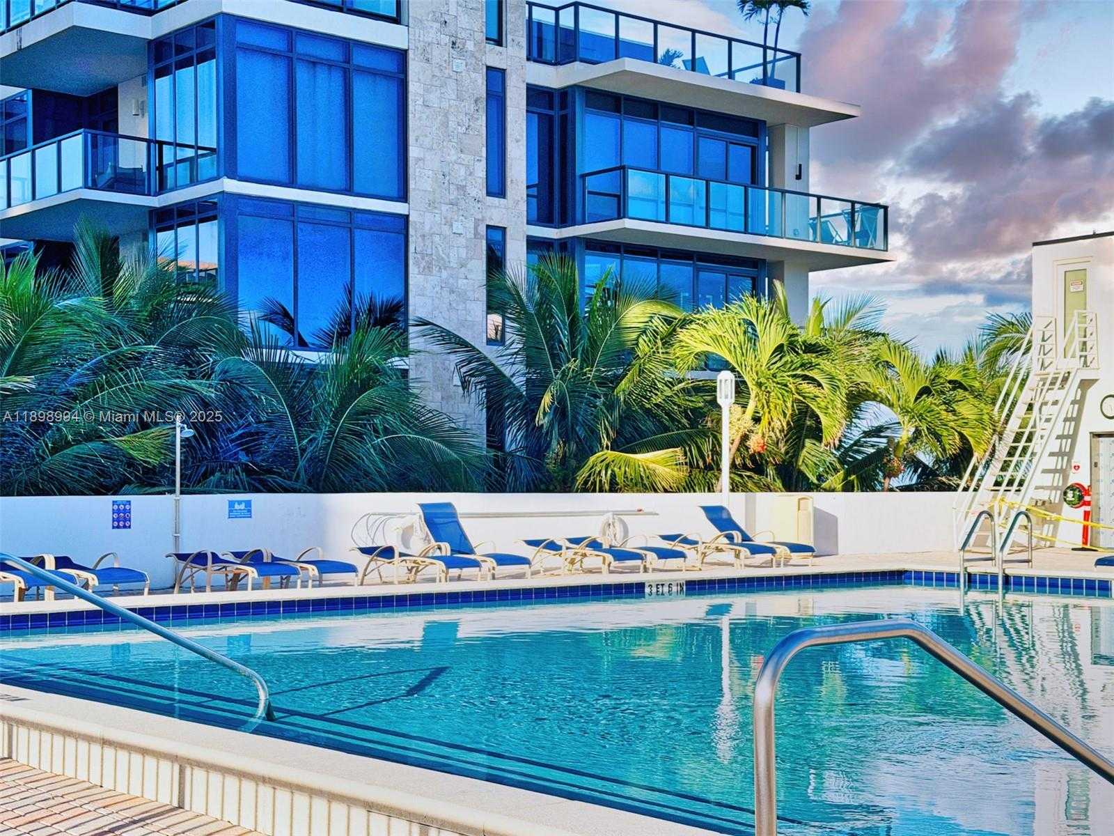 Imagen de Pequeño Objeto