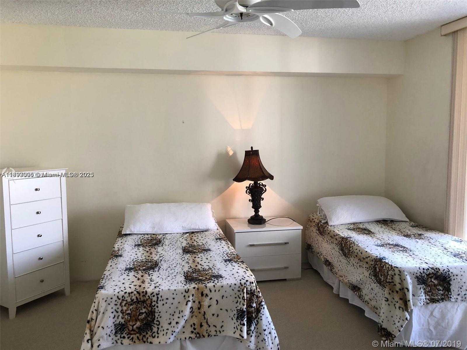 Small Image of 3530 MYSTIC POINTE DR #1008, Aventura Number 15