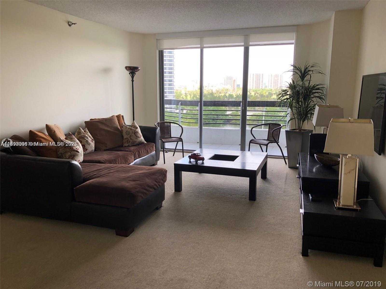 Small Image of 3530 MYSTIC POINTE DR #1008, Aventura Number 2