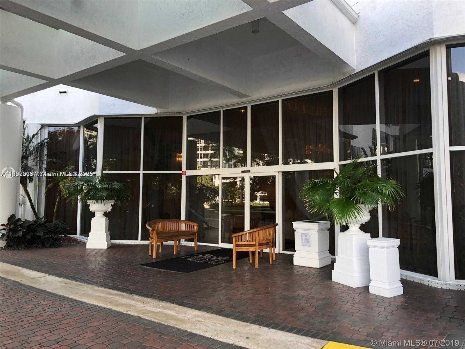 Small Image of 3530 MYSTIC POINTE DR #1008, Aventura Number 20