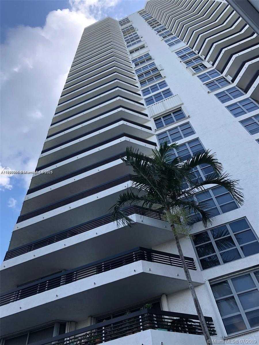 Small Image of 3530 MYSTIC POINTE DR #1008, Aventura Number 25