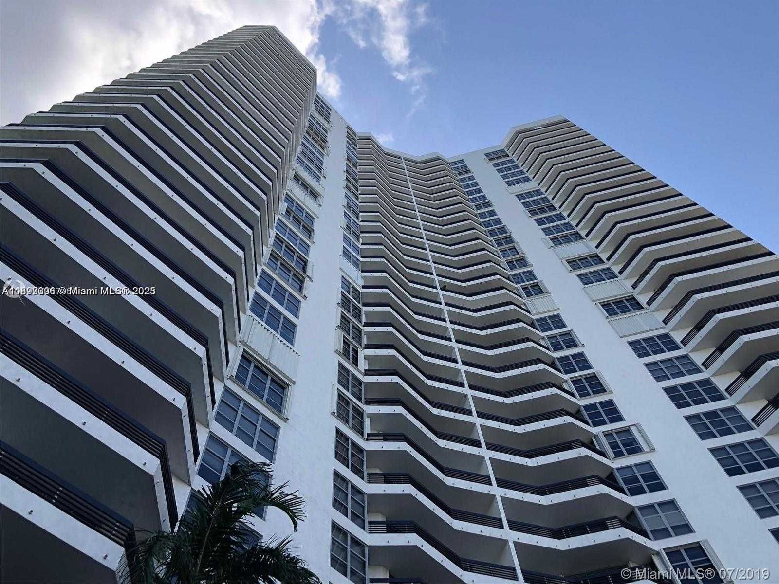 Small Image of 3530 MYSTIC POINTE DR #1008, Aventura Number 28