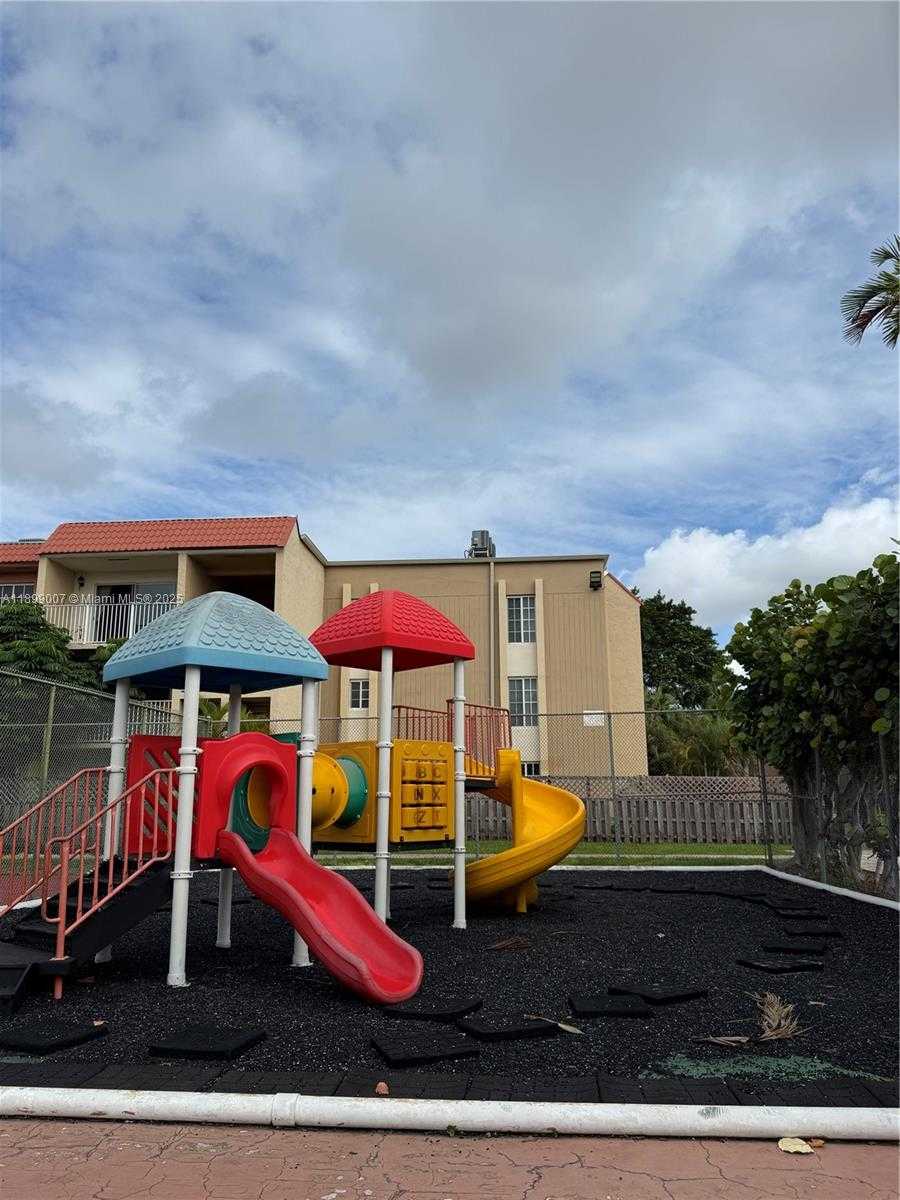 Small Image of 5000 NORTH WEST 79TH AVE #101, Doral Number 3