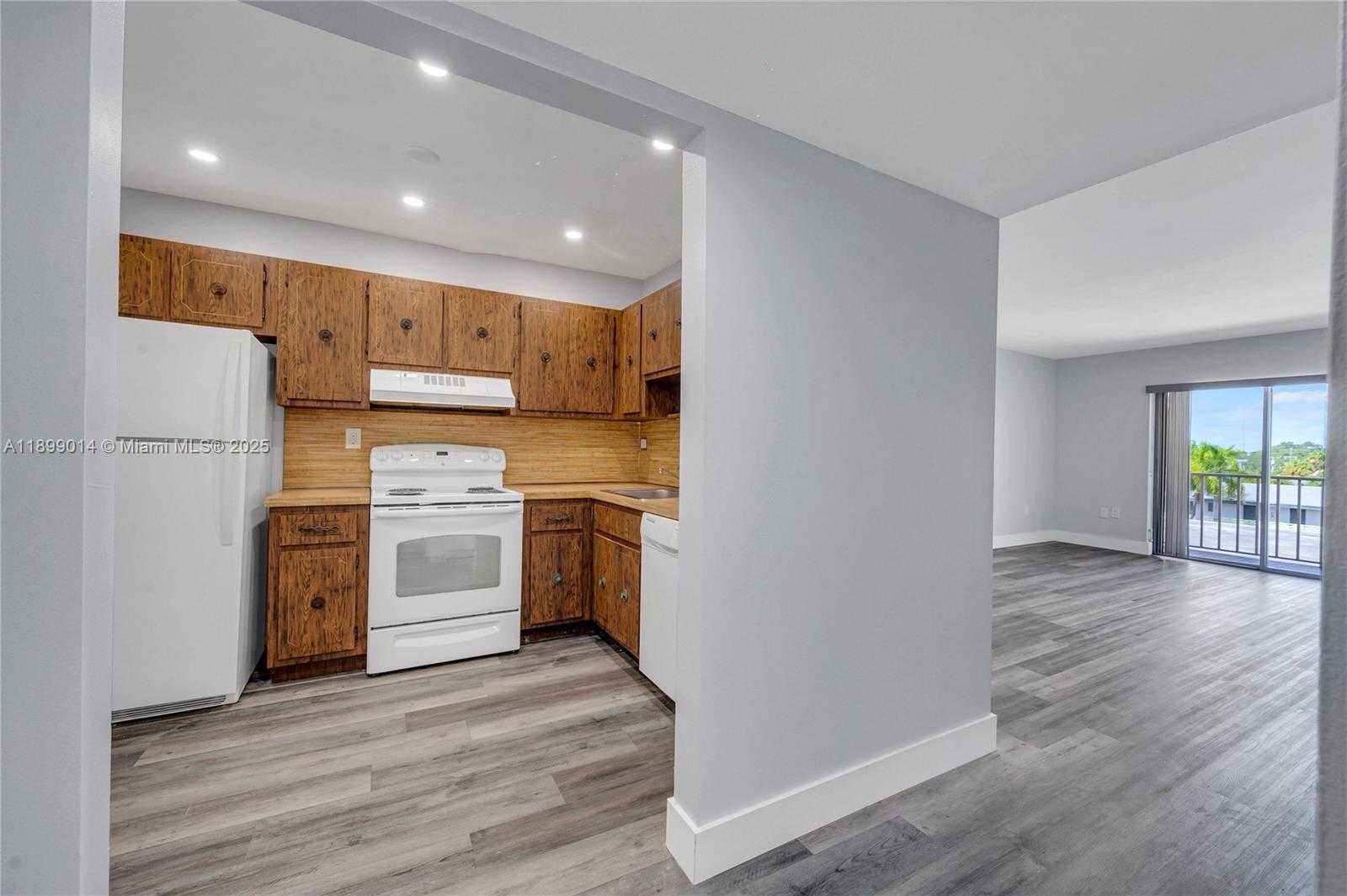 Small Image of 16750 NORTH EAST 10TH AVE #329, North Miami Beach Number 18