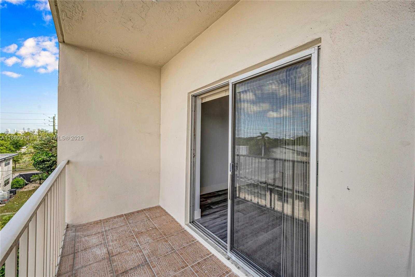 Small Image of 16750 NORTH EAST 10TH AVE #329, North Miami Beach Number 5