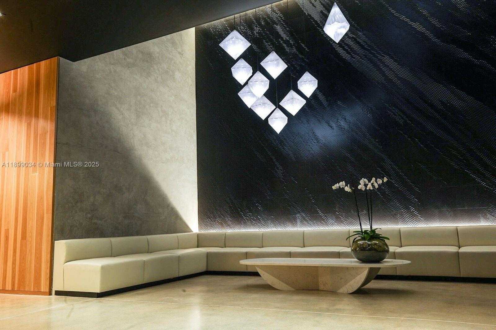 Imagen de Pequeño Objeto