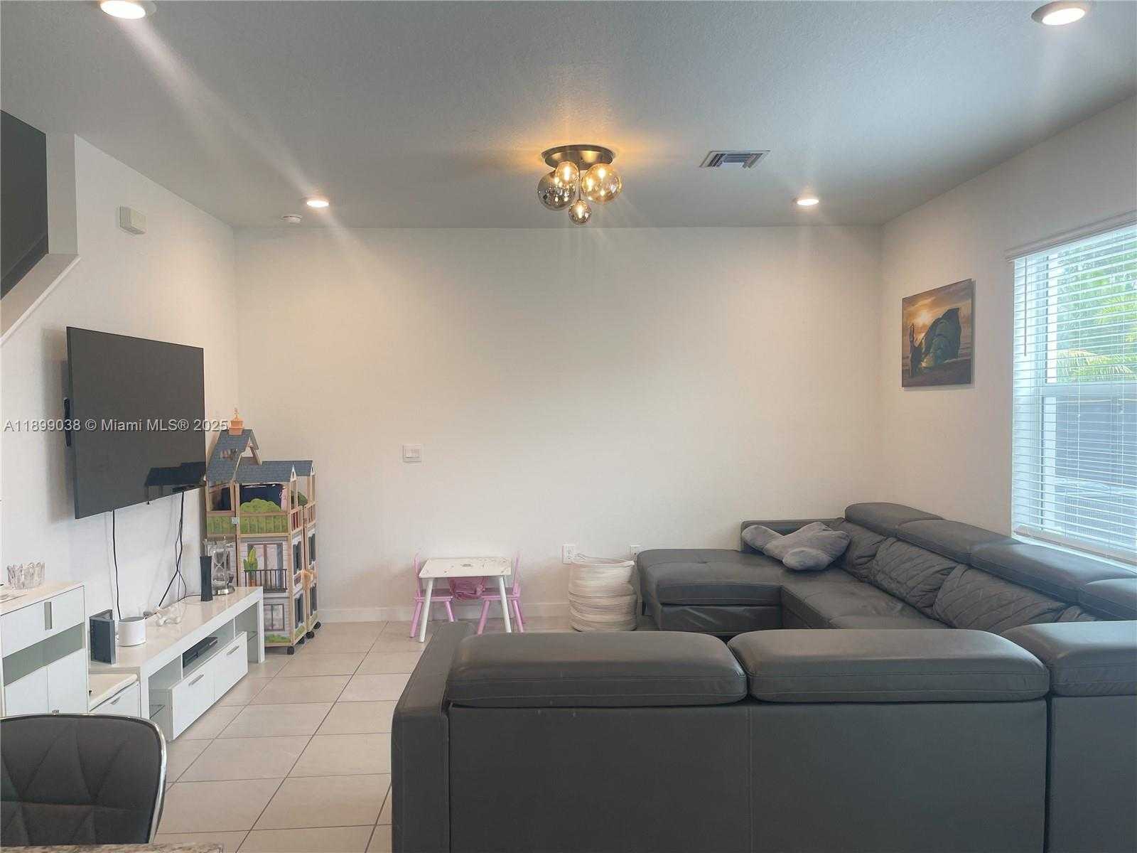 Small Image of 12937 SOUTH WEST 265TH TER, Homestead Number 17