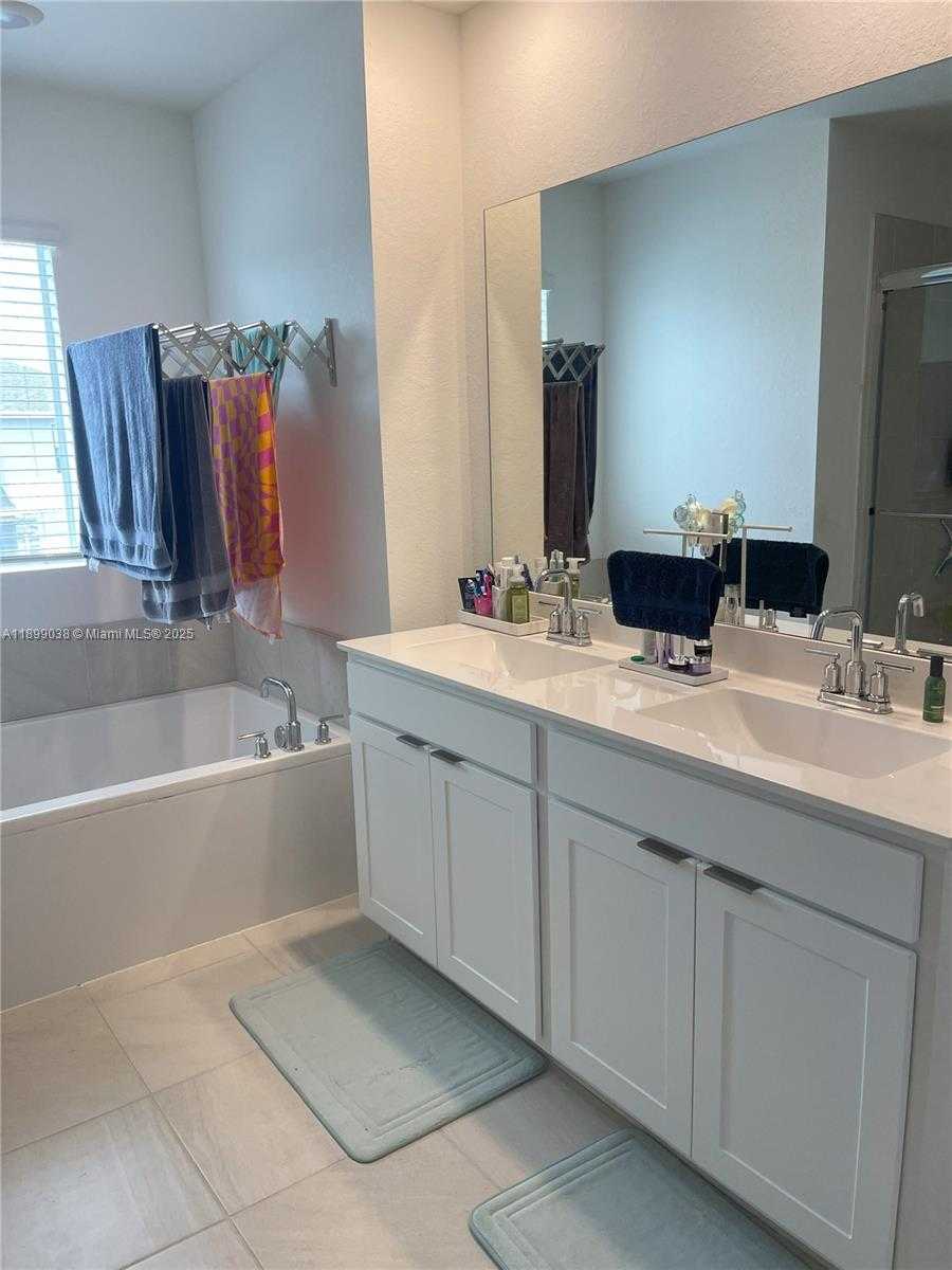 Small Image of 12937 SOUTH WEST 265TH TER, Homestead Number 27