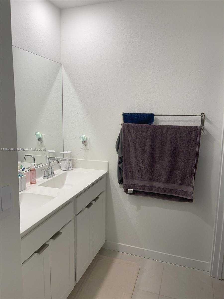 Small Image of 12937 SOUTH WEST 265TH TER, Homestead Number 40