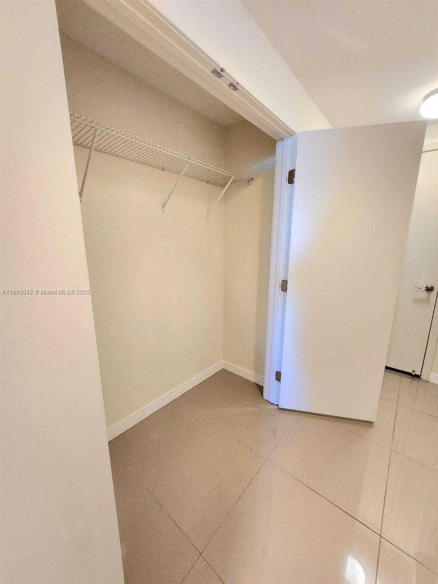 Small Image of 999 SOUTH WEST 1ST AVE #2201, Miami Number 19