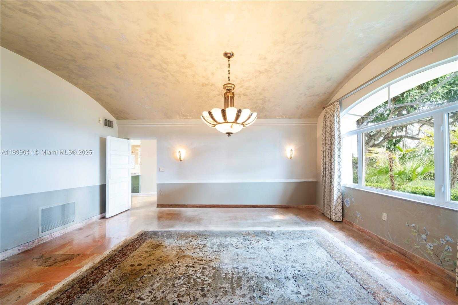 Small Image of 5801 ALTON RD, Miami Beach Number 13