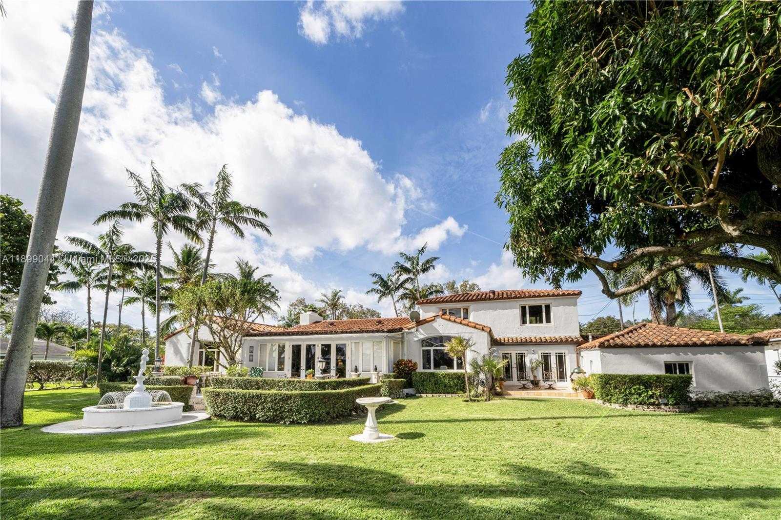 Small Image of 5801 ALTON RD, Miami Beach Number 3