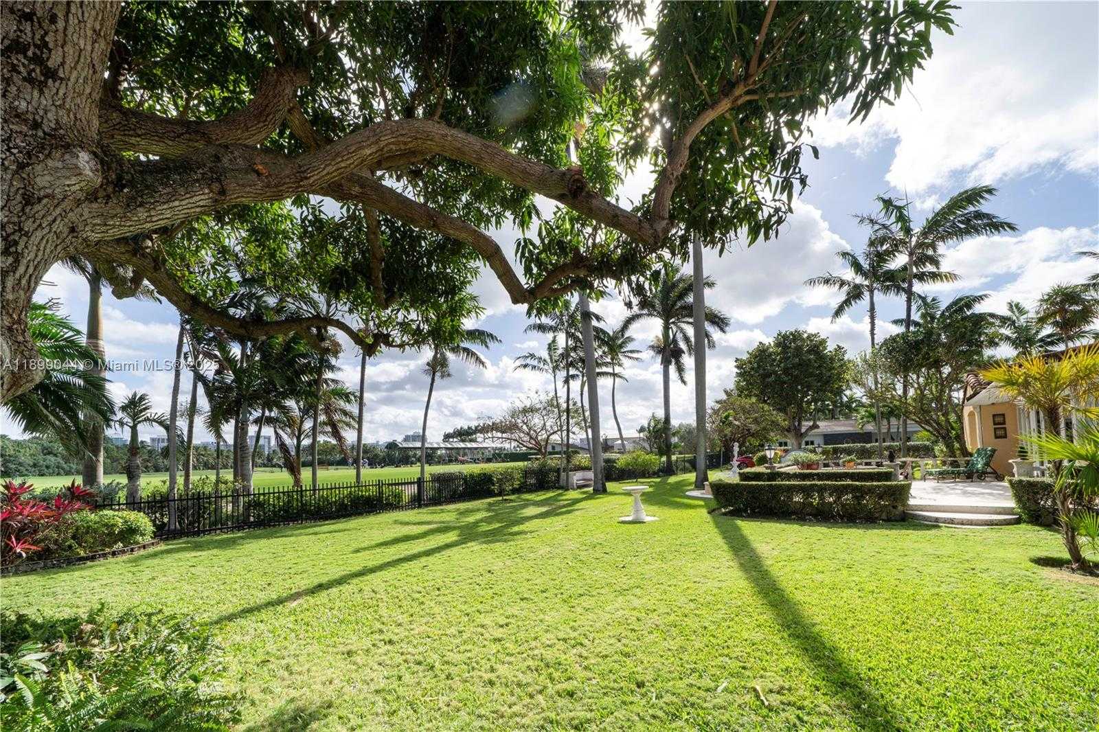 Small Image of 5801 ALTON RD, Miami Beach Number 6