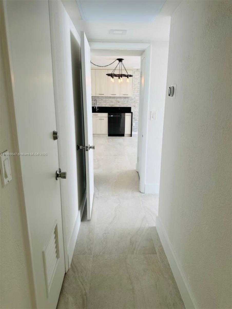 Small Image of 5838 COLLINS AVE #9D, Miami Beach Number 14