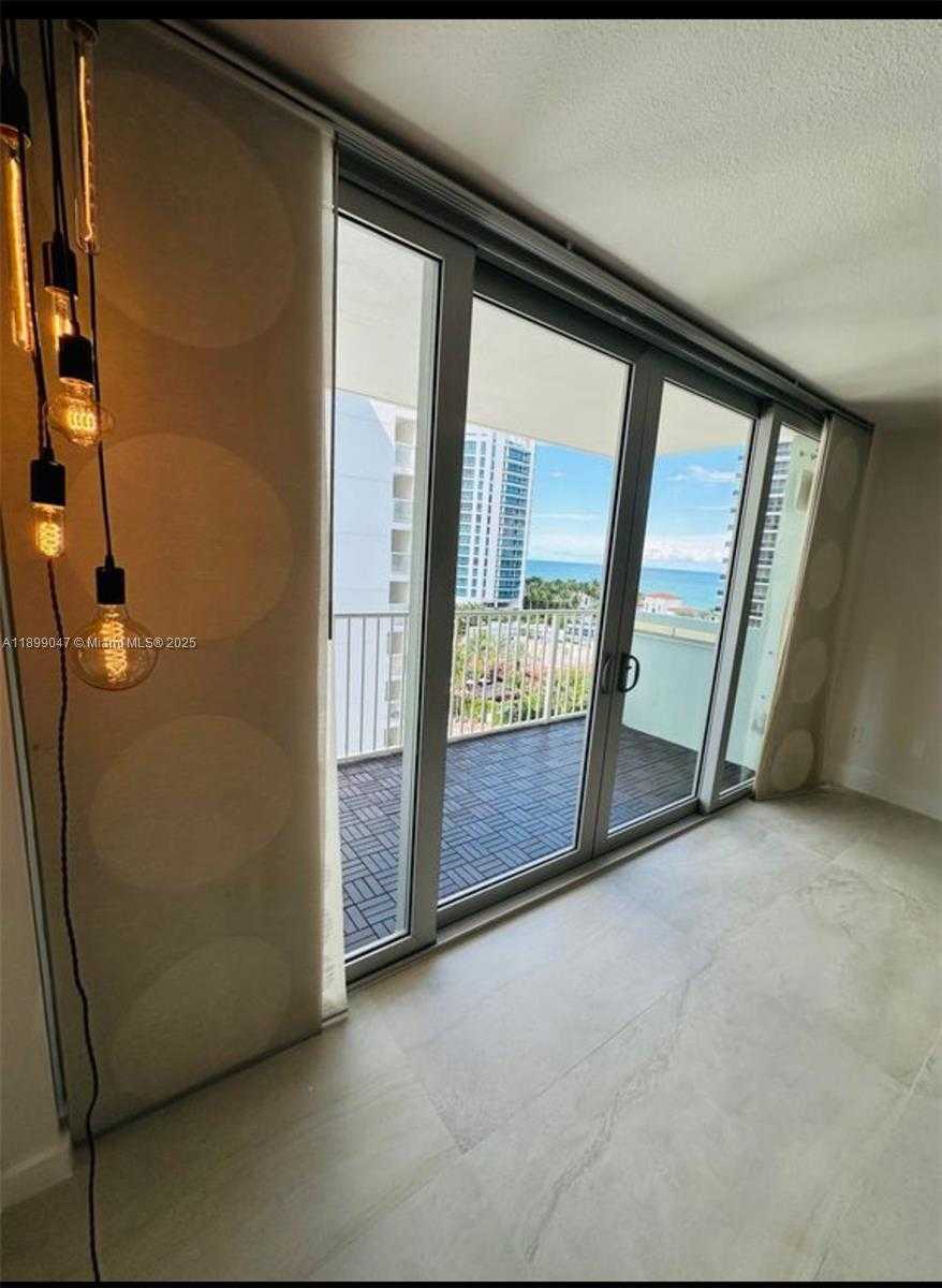 Small Image of 5838 COLLINS AVE #9D, Miami Beach Number 6