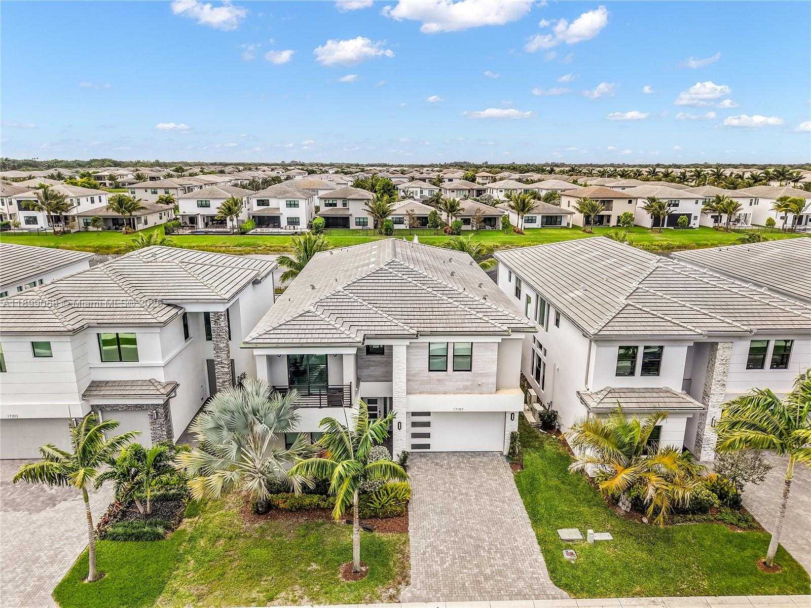 Small Image of 17197 TETON RIVER RD #-, Boca Raton Number 2