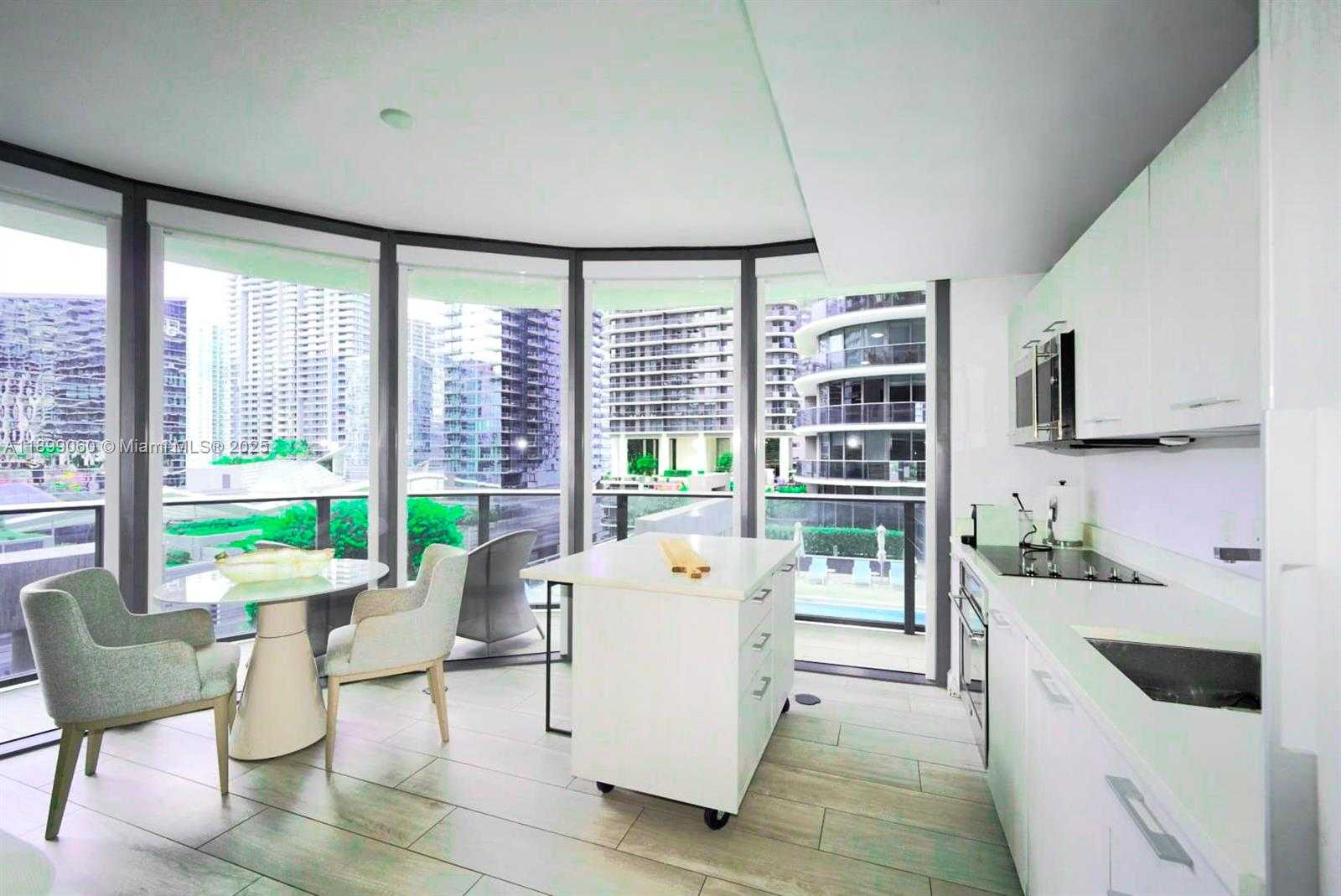 Imagen de Pequeño Objeto