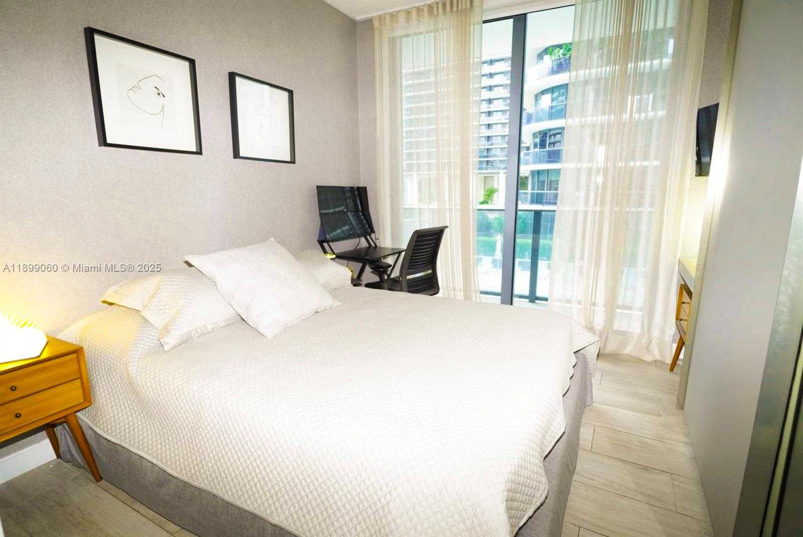 Imagen de Pequeño Objeto