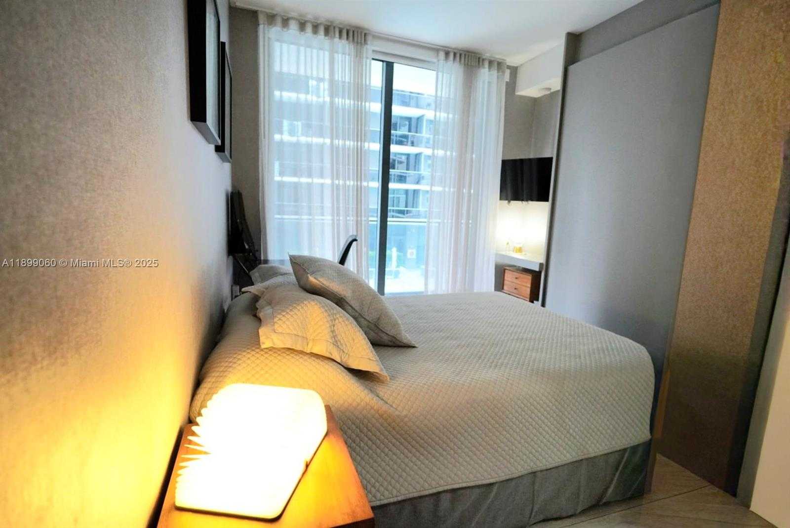 Imagen de Pequeño Objeto