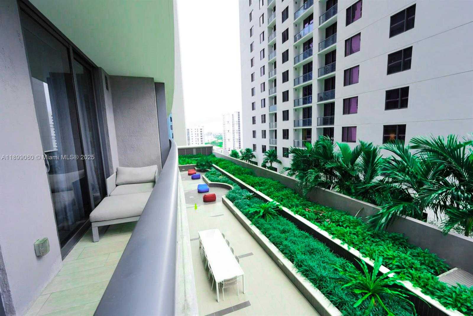 Imagen de Pequeño Objeto