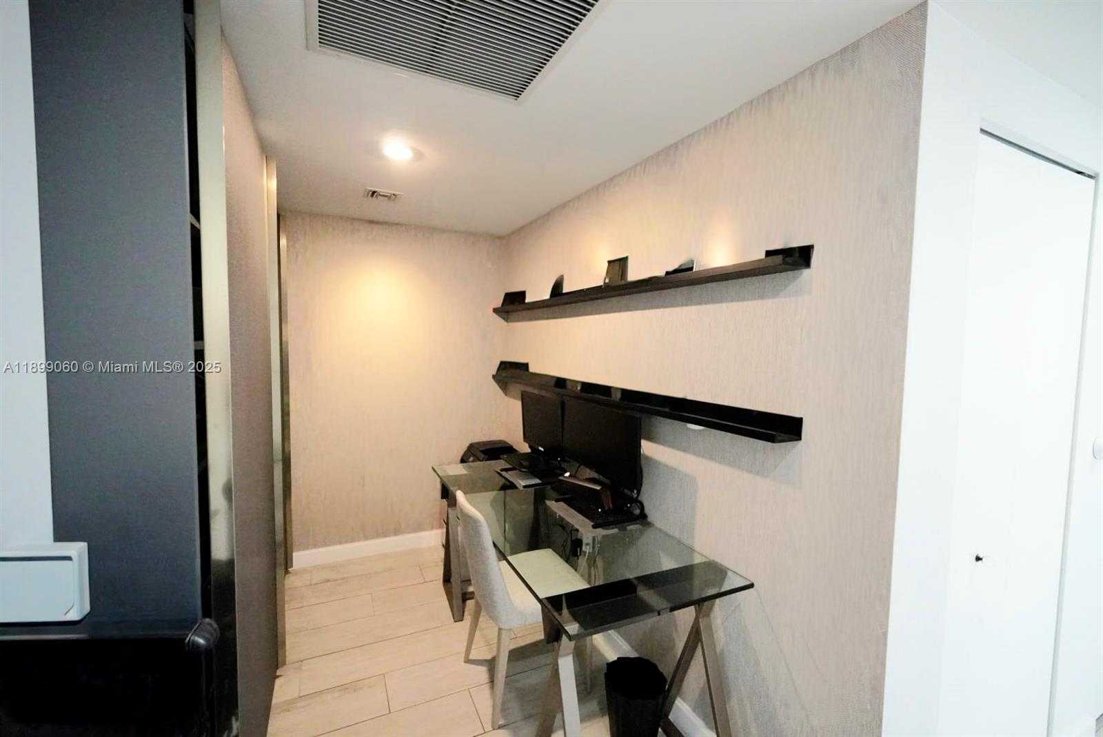 Imagen de Pequeño Objeto