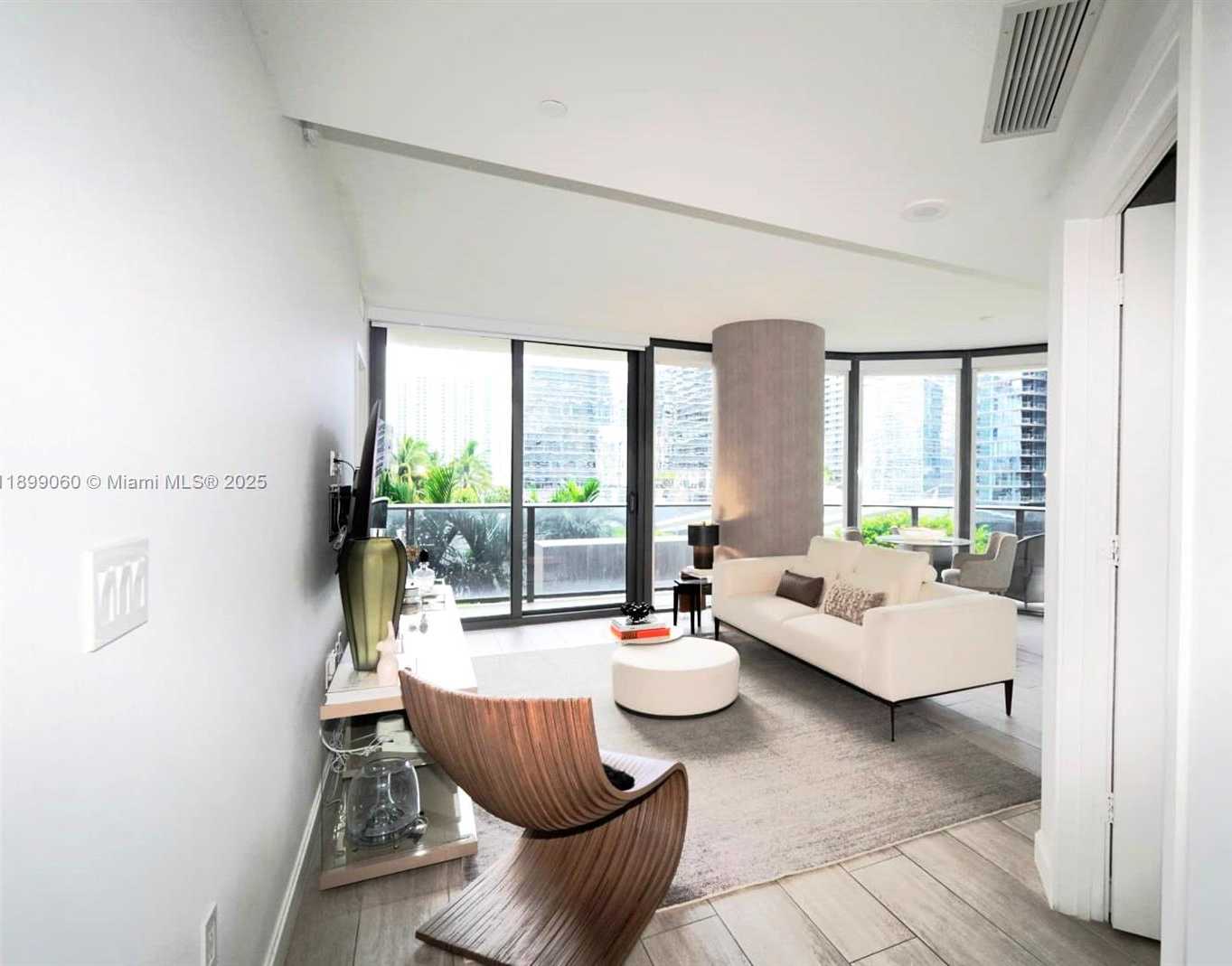 Imagen de Pequeño Objeto