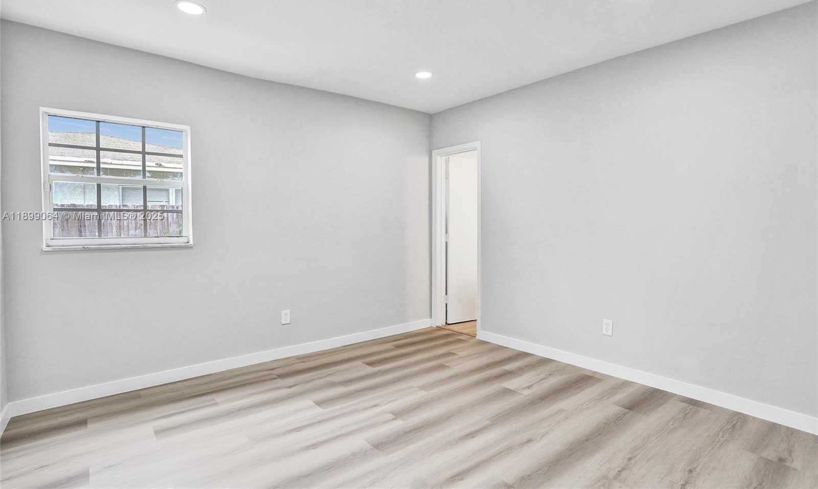 Small Image of 6860 SOUTH WEST 18TH CT, North Lauderdale Number 17