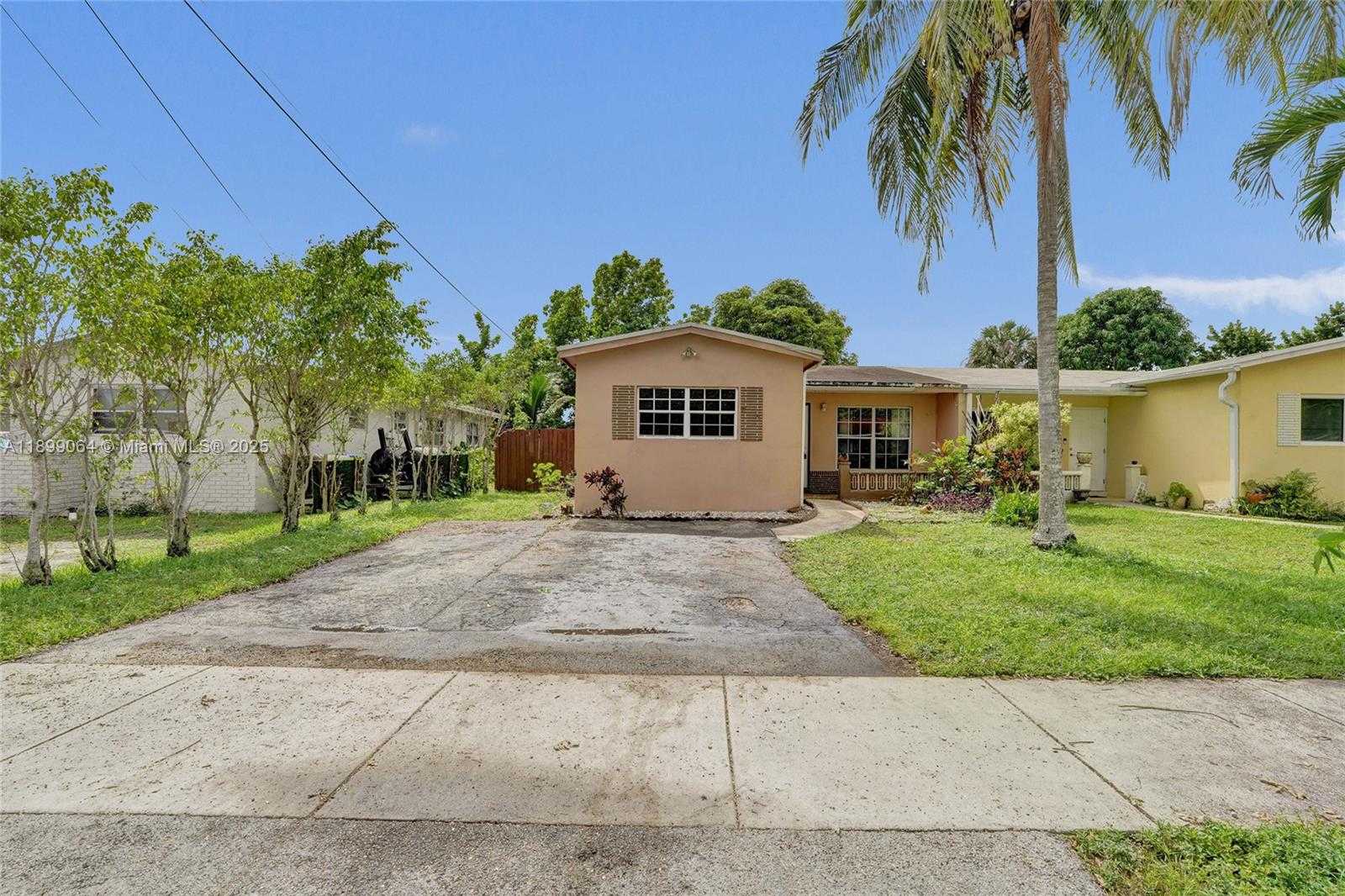 Small Image of 6860 SOUTH WEST 18TH CT, North Lauderdale Number 2