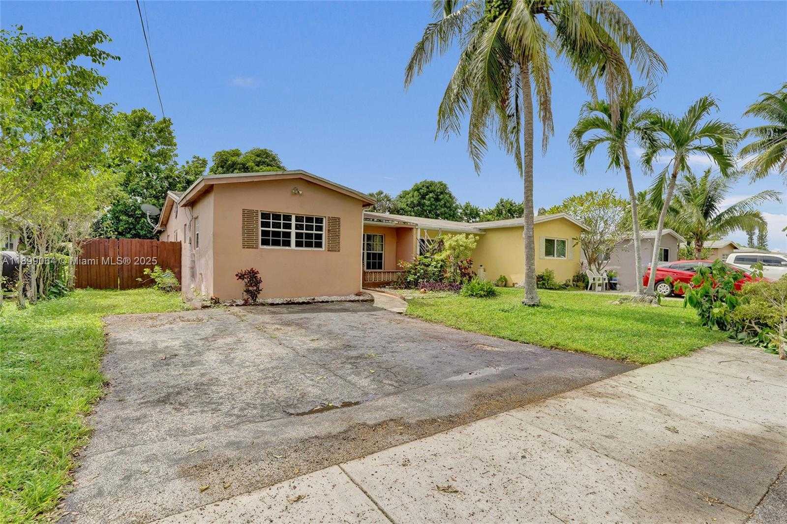 Small Image of 6860 SOUTH WEST 18TH CT, North Lauderdale Number 3