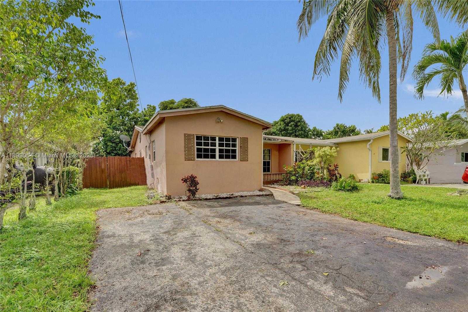 Small Image of 6860 SOUTH WEST 18TH CT, North Lauderdale Number 4
