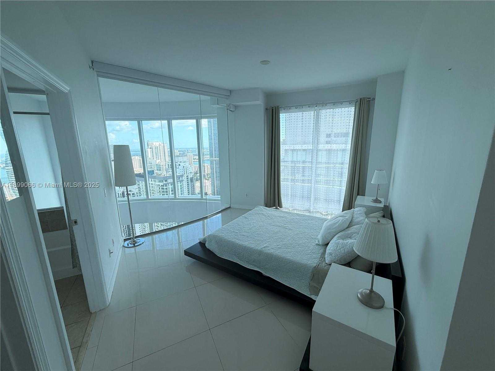 Small Image of 60 SOUTH WEST 13TH ST #5216, Miami Number 13