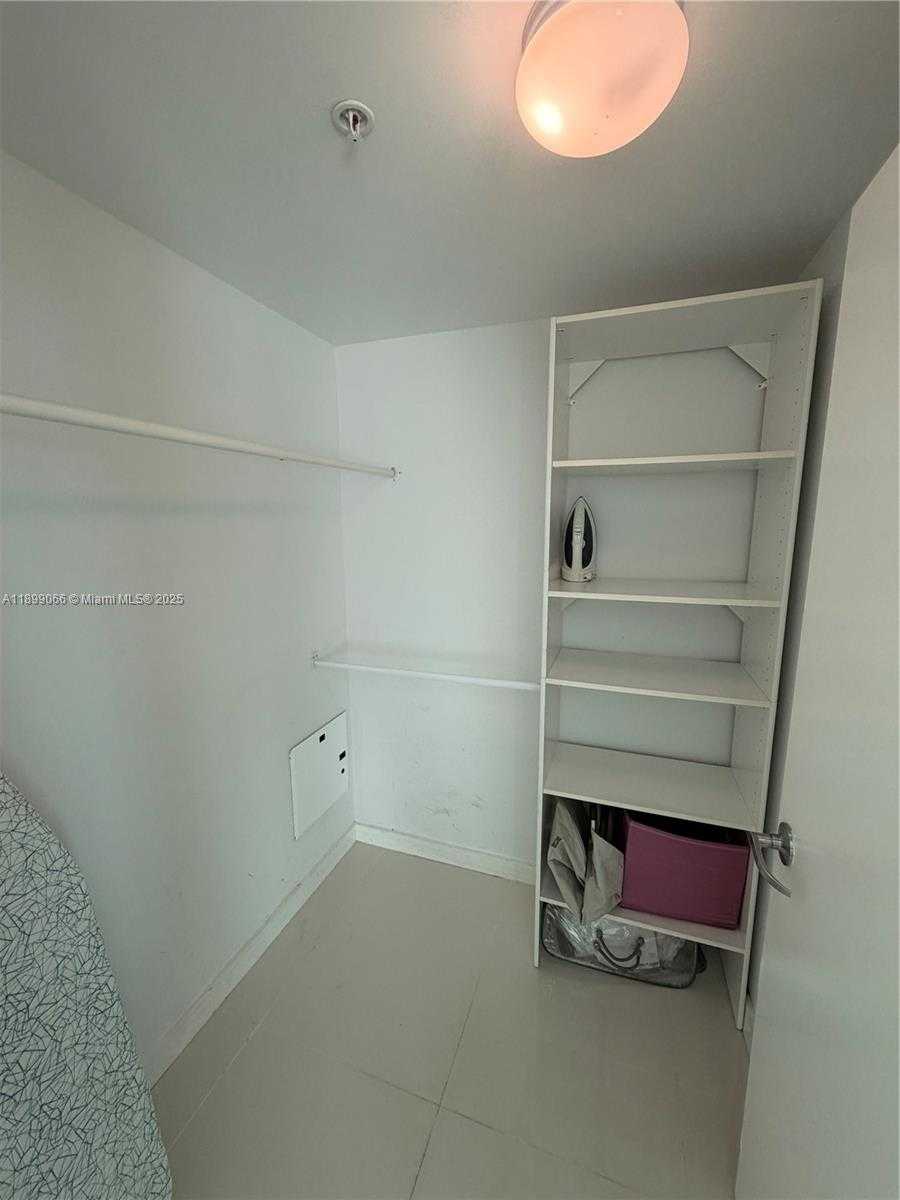 Small Image of 60 SOUTH WEST 13TH ST #5216, Miami Number 19