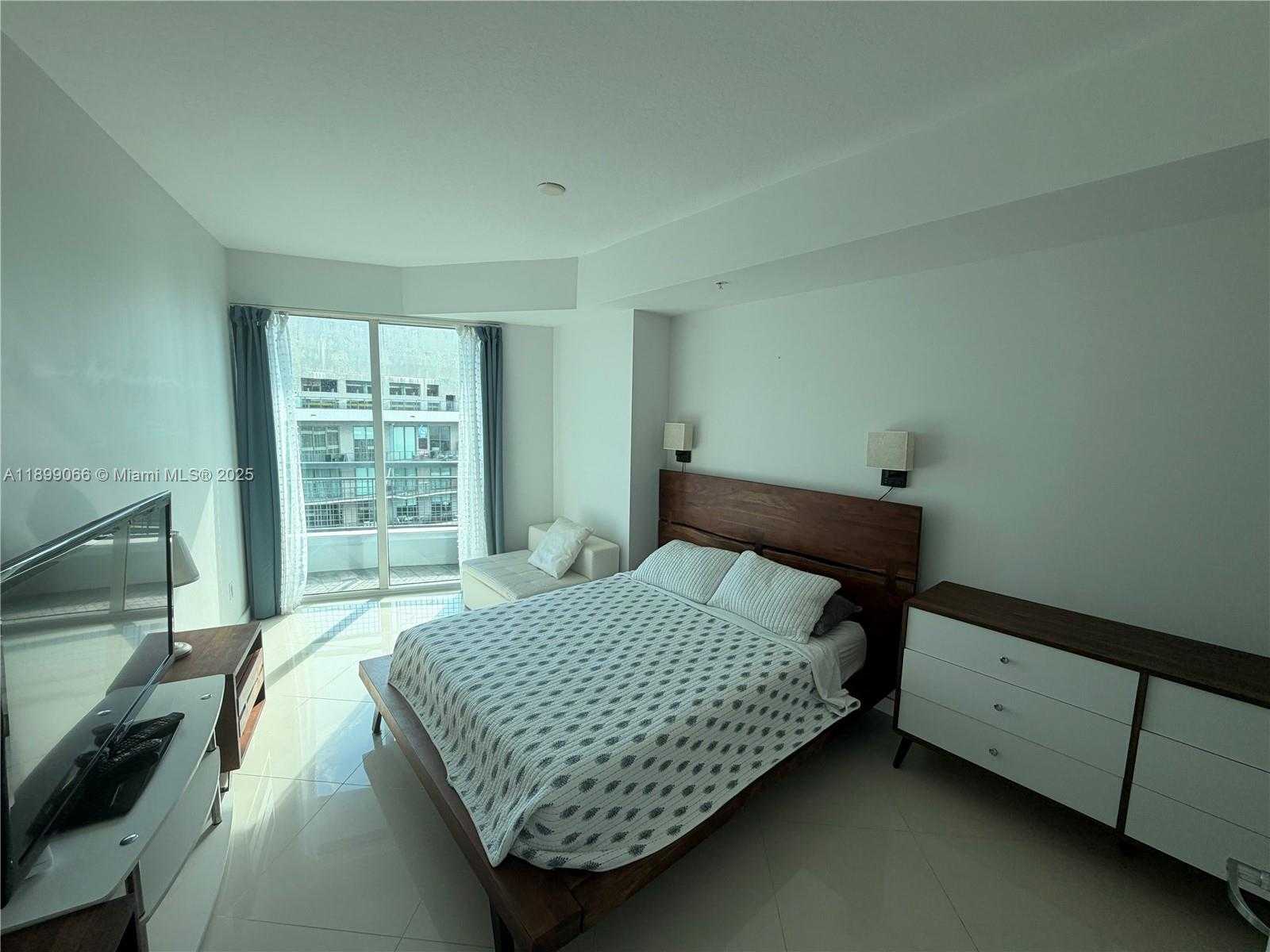 Small Image of 60 SOUTH WEST 13TH ST #5216, Miami Number 20