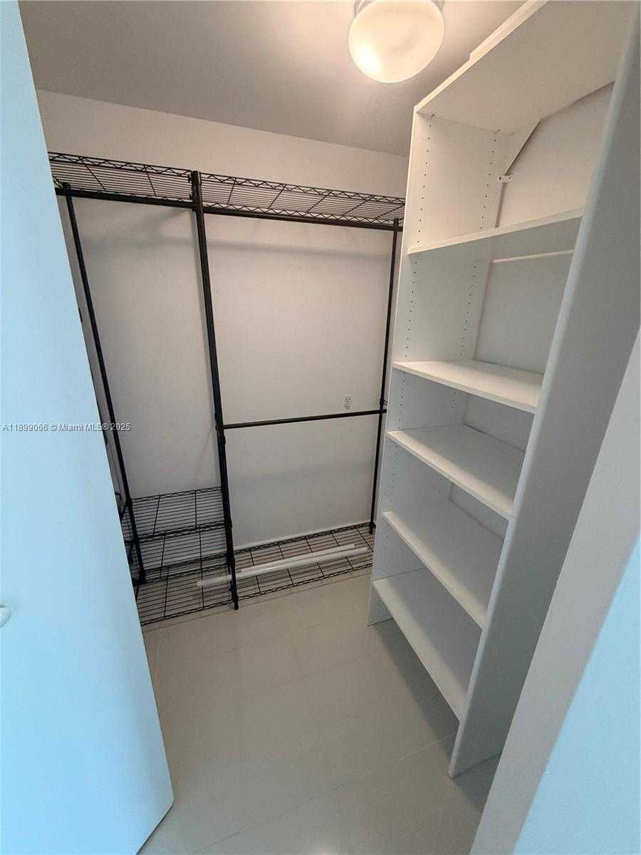 Small Image of 60 SOUTH WEST 13TH ST #5216, Miami Number 21
